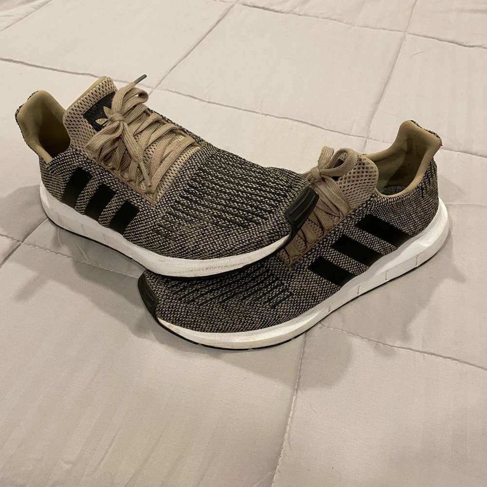 Adidas Swift Run Cloud Tan